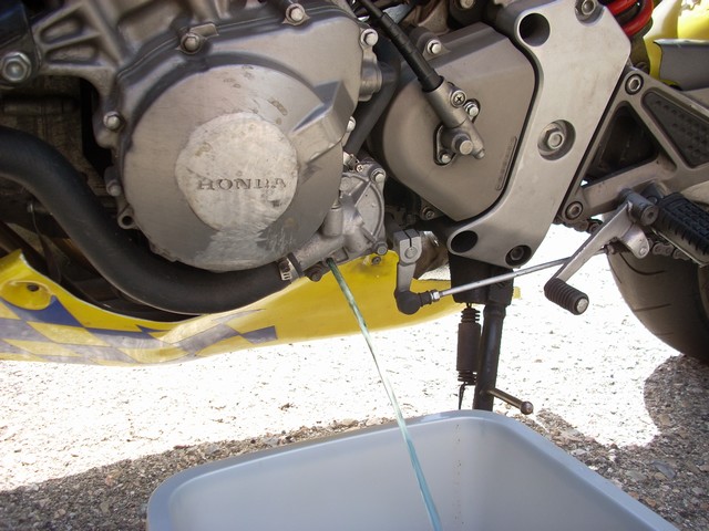 Cambio liquido radiatore honda hornet